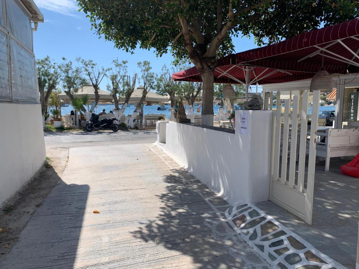 studio apartment Violetta at Livadia beach Paro Esterno foto