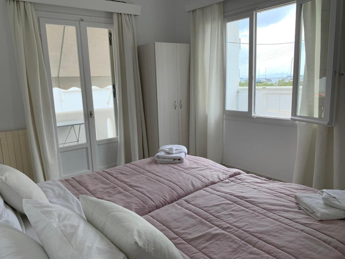 studio apartment Violetta at Livadia beach Paro Esterno foto