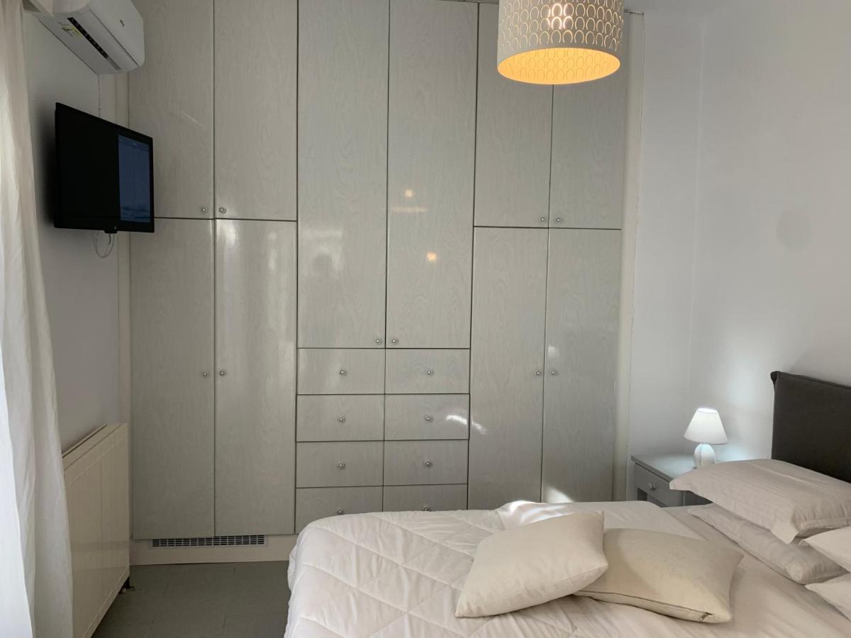 studio apartment Violetta at Livadia beach Paro Esterno foto